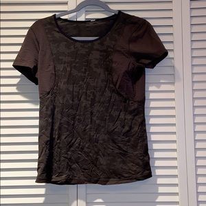 LULULEMON Camo Shirt||Size:4-6